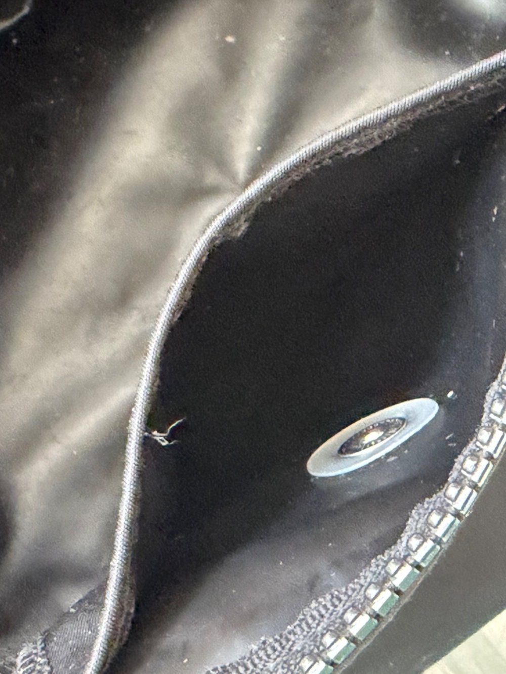 Longchamp Le Pilage MED all black crossbody - Picture 9 of 15